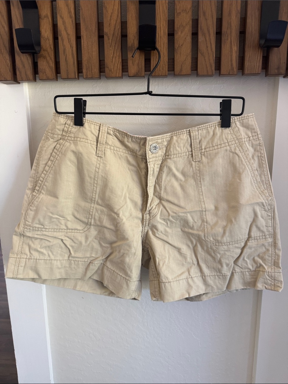 Levi's Light Beige Women's Bermuda Shorts
